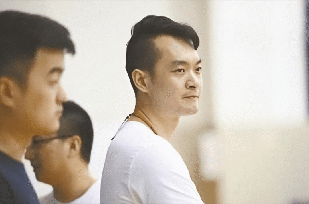 广东男篮大胜南京同曦，陈江华回归青训教练