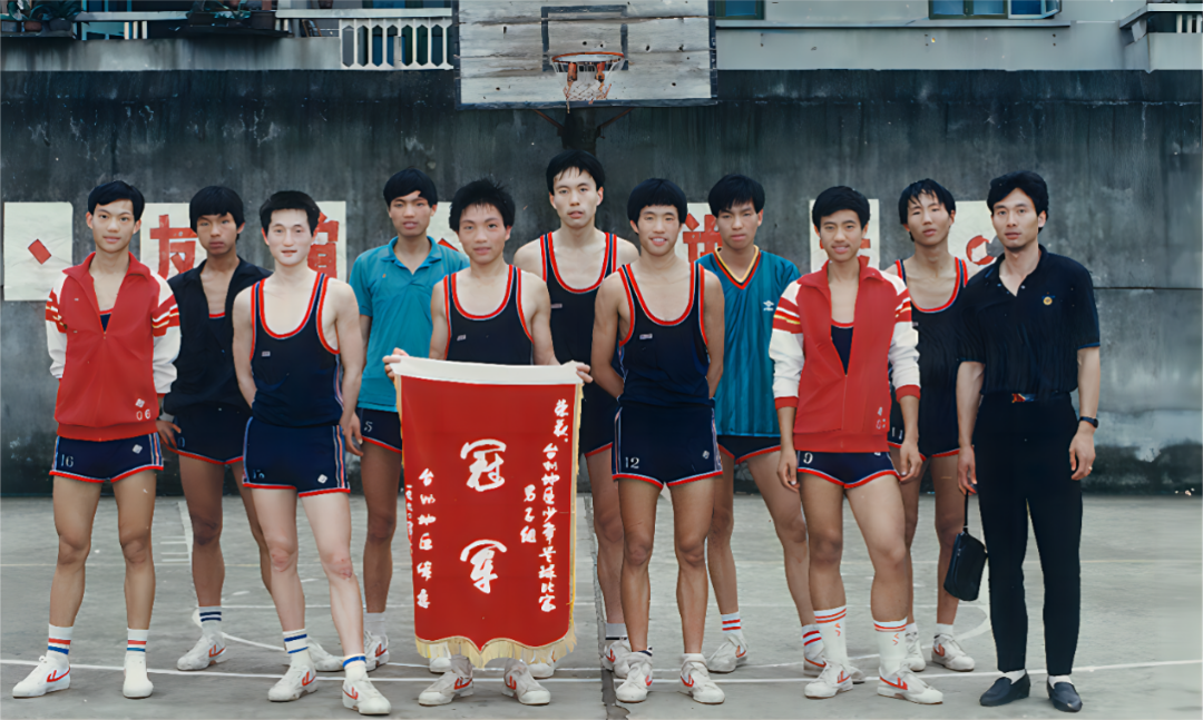 清华篮球队_台州篮球全国冠军能去清华吗_清华篮球状元