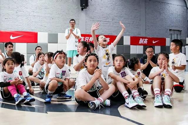 篮球联赛李宁高中冠军是谁_李宁杯高中篮球联赛2018_李宁篮球高中联赛冠军