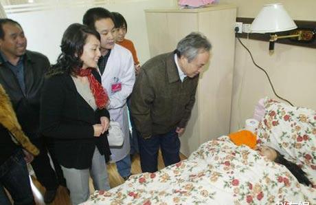 全国举重冠军搓澡_前举重冠军当搓澡工_举重搓澡工